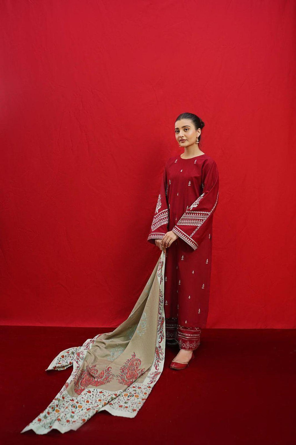 VPK-452 Graceful 3pc Unstitched Dhanak Embroidered Suit