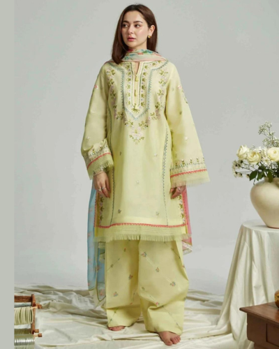 3  PCS WOMENS UNSTITCHED EMBROIDERED SUIT
