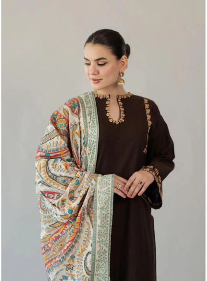 Zephoria Women’s Embroidered Fashion Online | Rangrez.pk