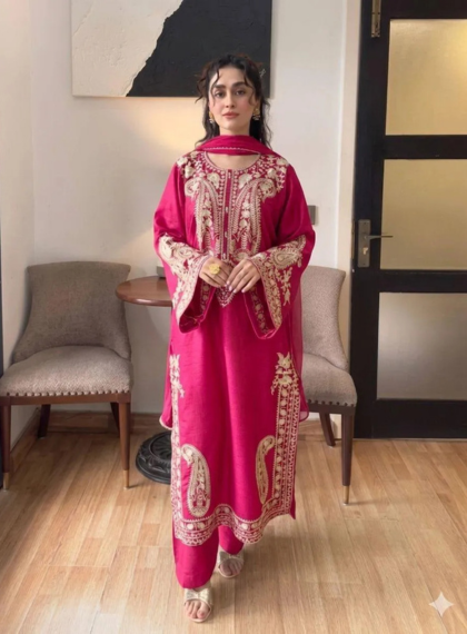 Sovereign Luxe Women’s Premium Embroidered Lawn Suits | Rangrez.pk