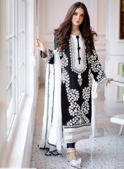 3 PCS WOMENS UNSTITCHED EMBROIDERED SUIT .
